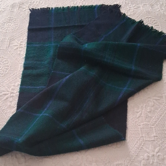 🧣Super Soft Plaid Wool Scarf 🧣 in Green and Blue - Picture 3 of 8